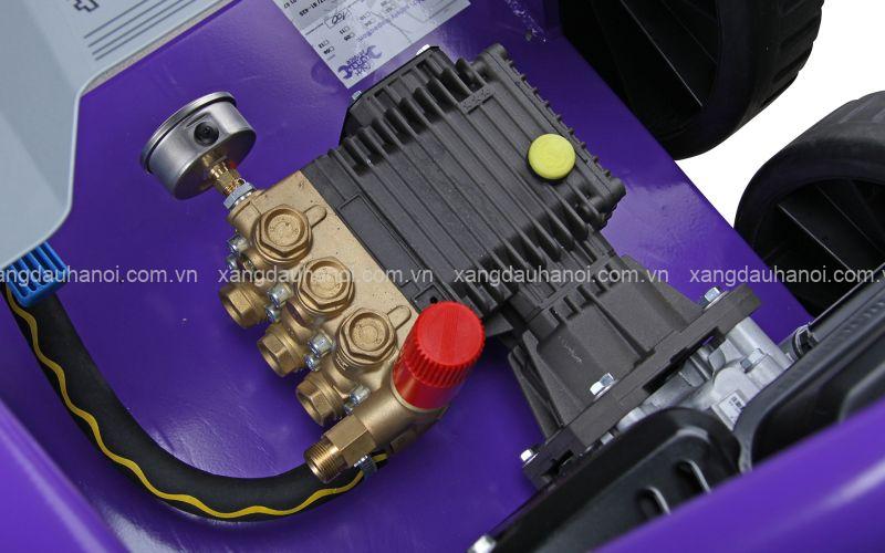 may- xit- rua- di- dong- chay- dong- co -xang-4 Máy xịt rửa di động chạy động cơ xăng